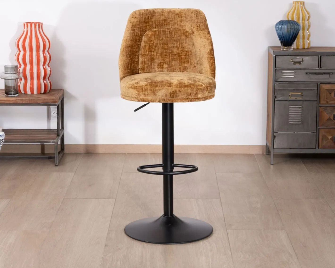 Discount Lot de 2 chaises de bar pivotantes et réglables en velours ocre "Zoung" et pied en métal noir Chaise De Bar