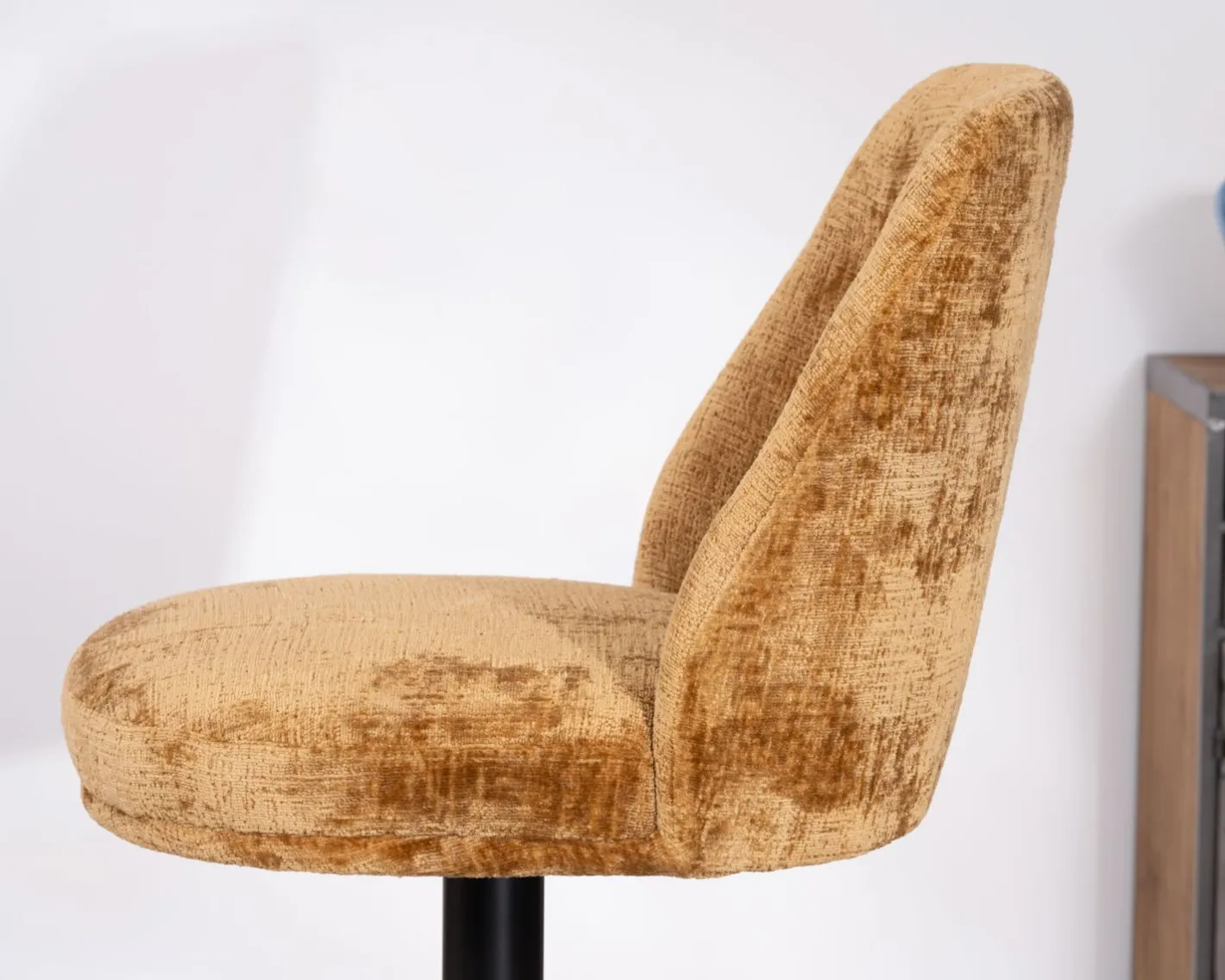 Discount Lot de 2 chaises de bar pivotantes et réglables en velours ocre "Zoung" et pied en métal noir Chaise De Bar