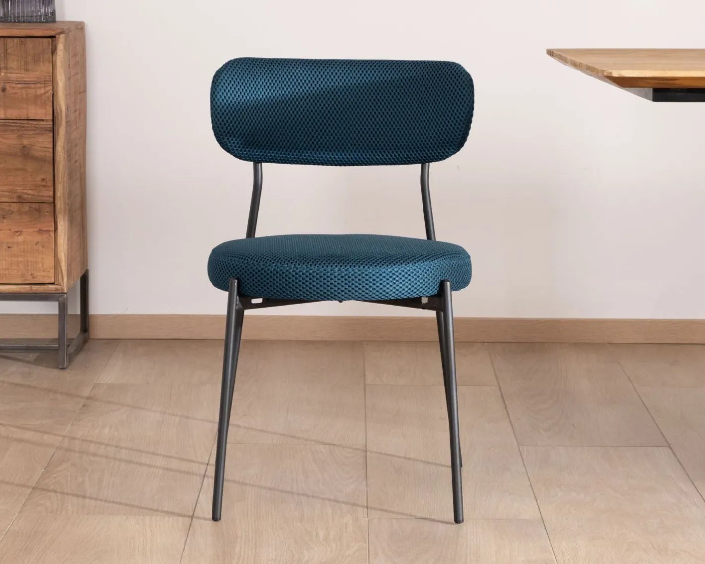 Outlet Lot de 2 chaises de repas design minimaliste en tissu bleu et pieds métal "Lato" Chaise
