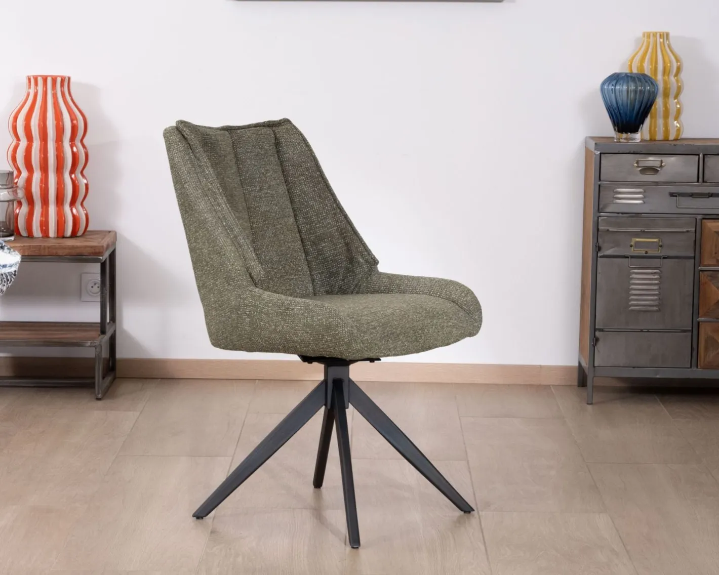 New Lot de 2 chaises de repas design contemporain en tissu vert "Webber" pied pivotant en métal noir Chaise