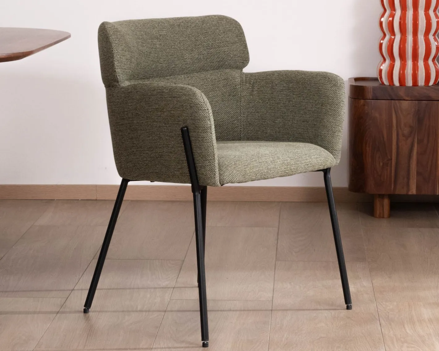 Discount Lot de 2 chaises de repas en tissu kaki et pieds métal "Riméno" Chaise