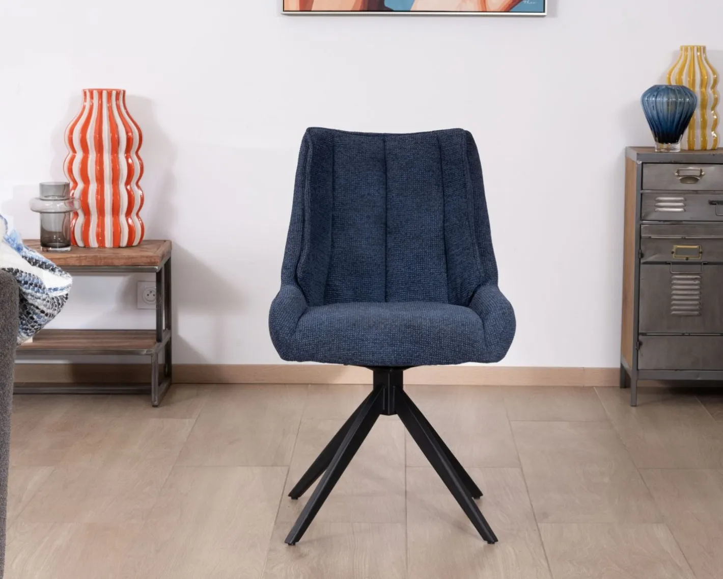 Sale Lot de 2 chaises de repas en tissu bleu nuit "Webber" assise design et pied 4 branches pivotant en métal Chaise
