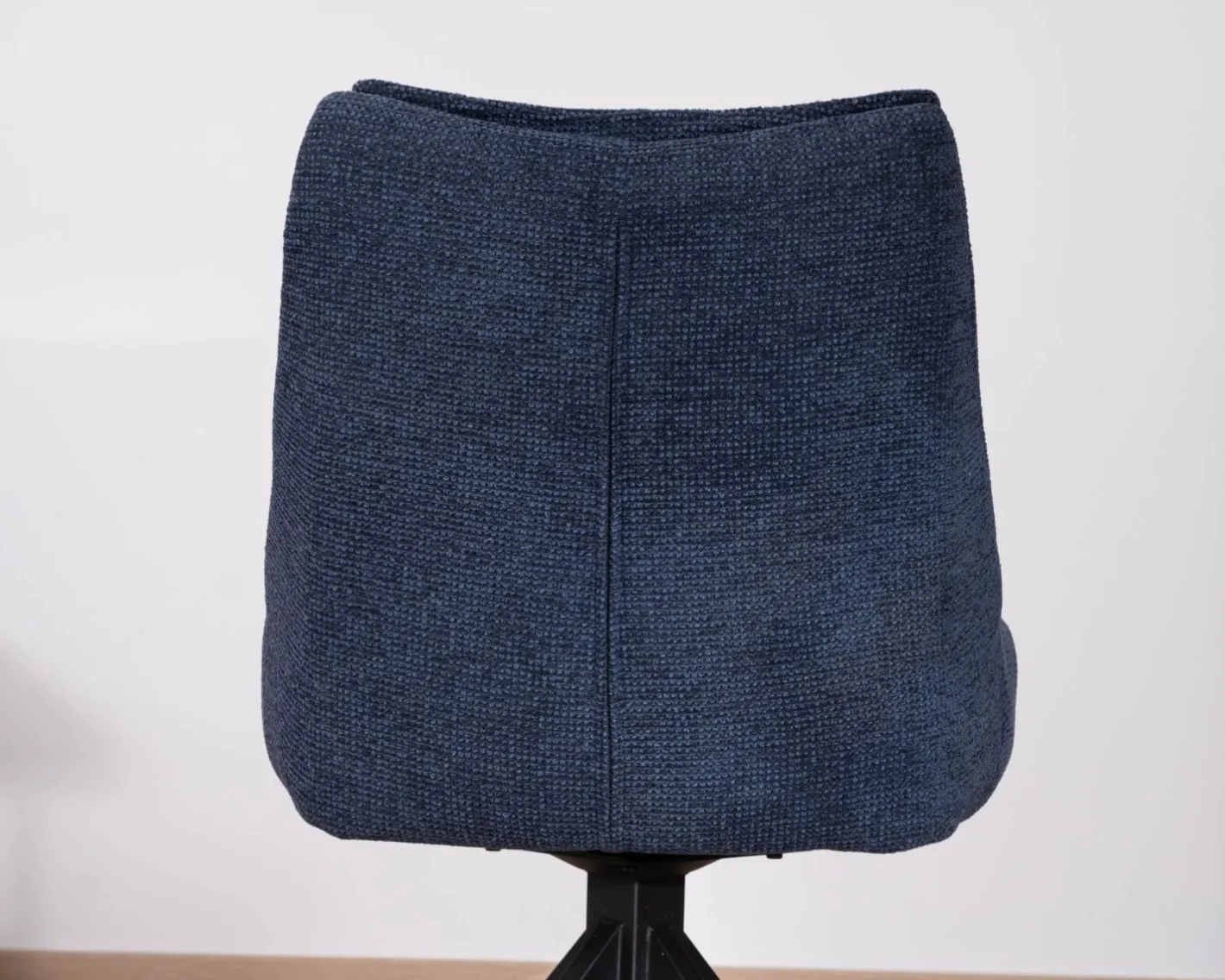 Sale Lot de 2 chaises de repas en tissu bleu nuit "Webber" assise design et pied 4 branches pivotant en métal Chaise
