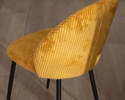 Clearance Lot de 4 chaises de repas en velours moutarde et pieds en métal noir 
