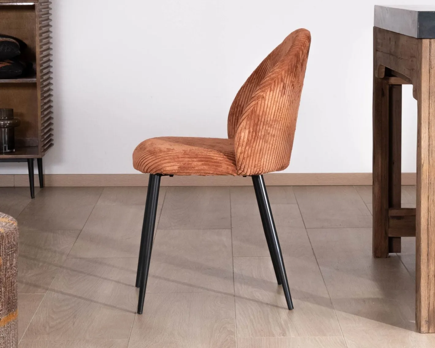 Lot de 4 chaises de repas en velours côtelé rouille "Bellot" style rétro Chaise