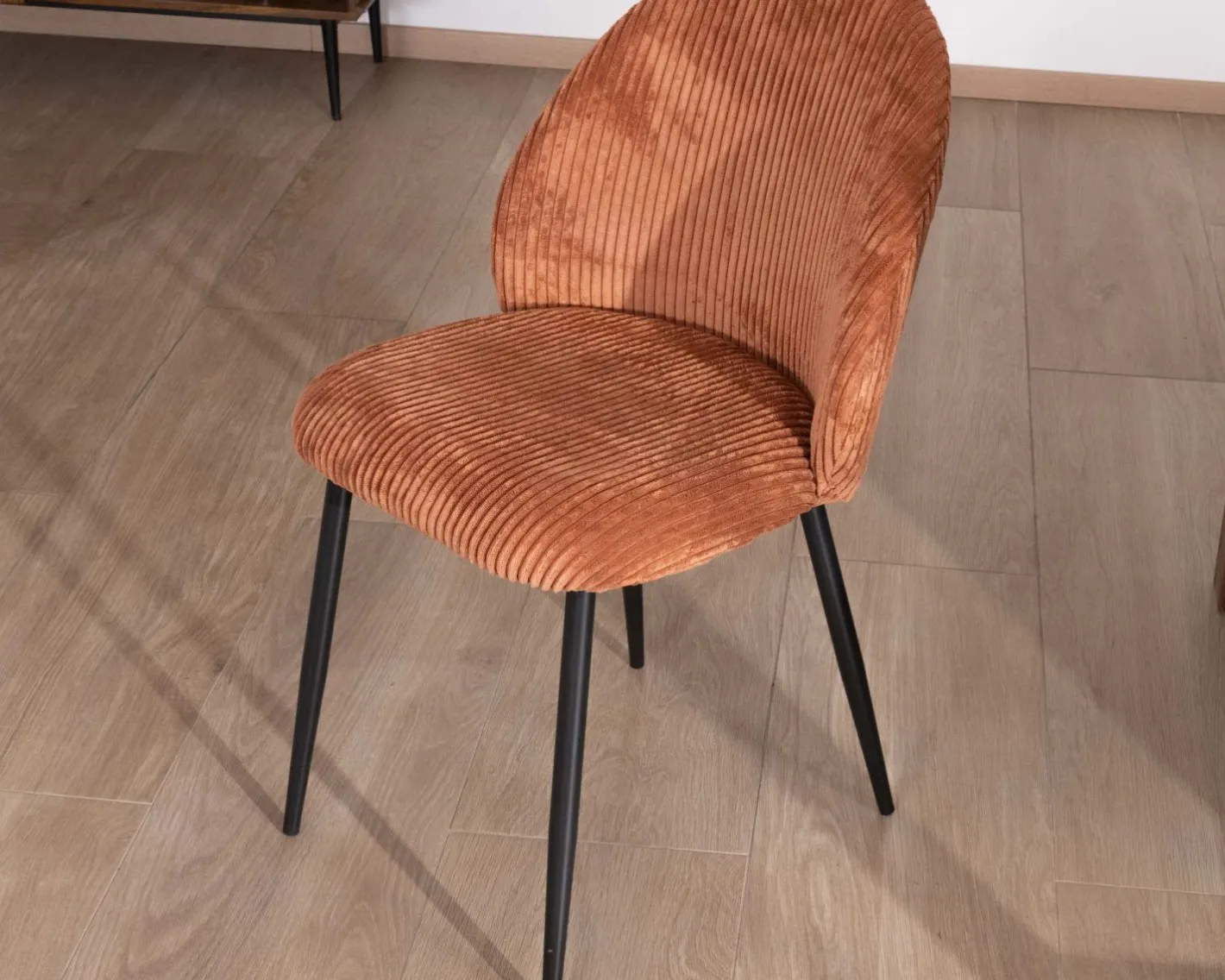 Lot de 4 chaises de repas en velours côtelé rouille "Bellot" style rétro Chaise