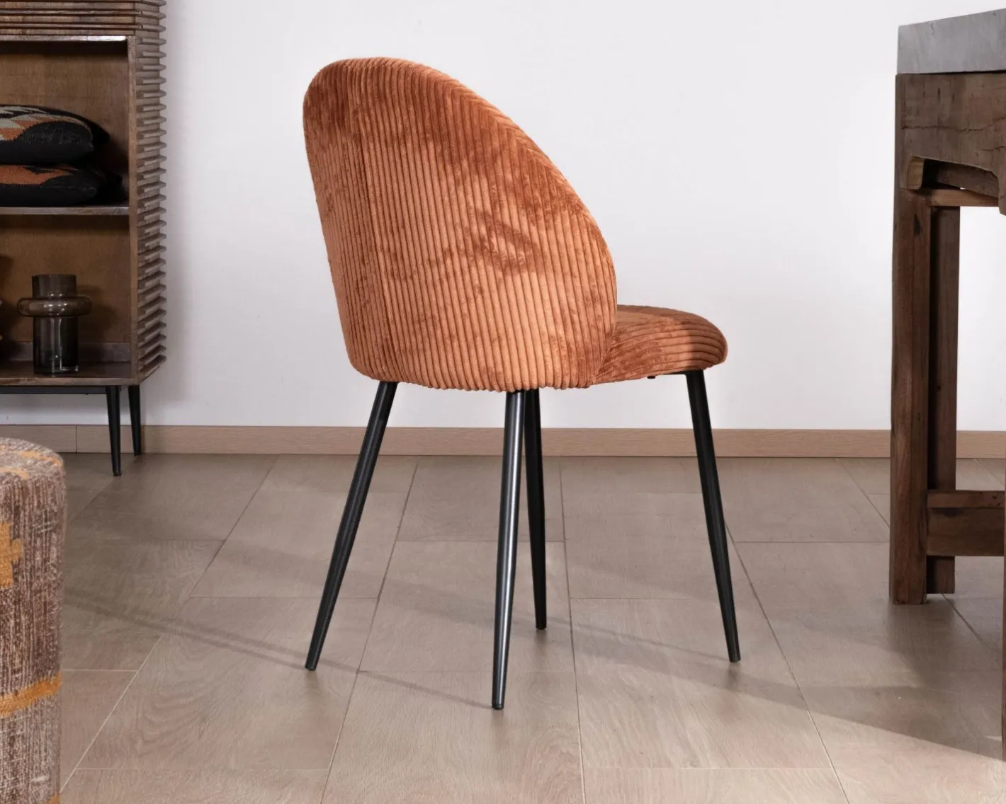 Lot de 4 chaises de repas en velours côtelé rouille "Bellot" style rétro Chaise