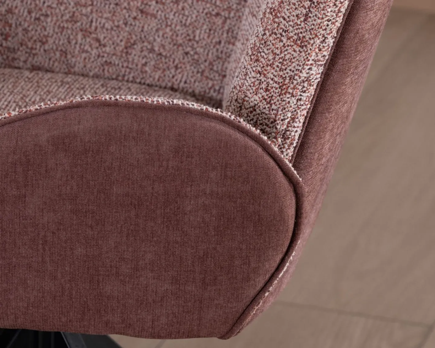 New Lot de 2 chaises en tissu bi-matière prune "Eddy" avec accoudoirs sur pied métal pivotant Chaise