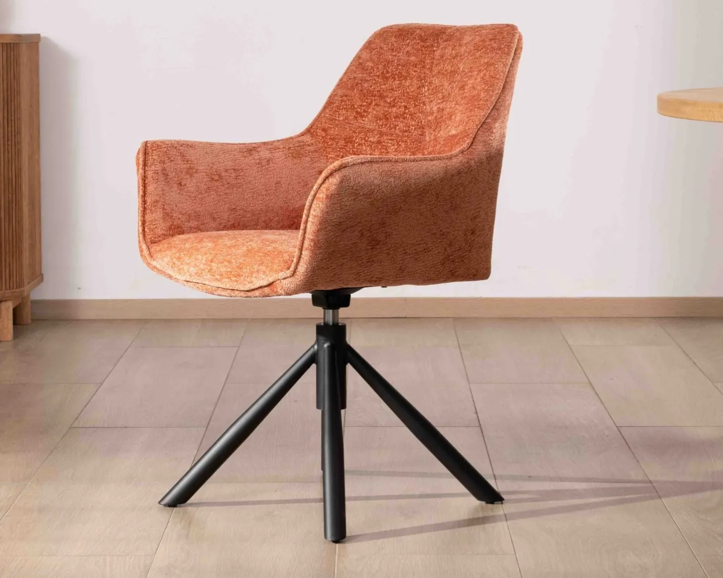 New Lot de 2 chaises en tissu terracotta "Ewing" avec accoudoirs sur pied métal rotatif Chaise