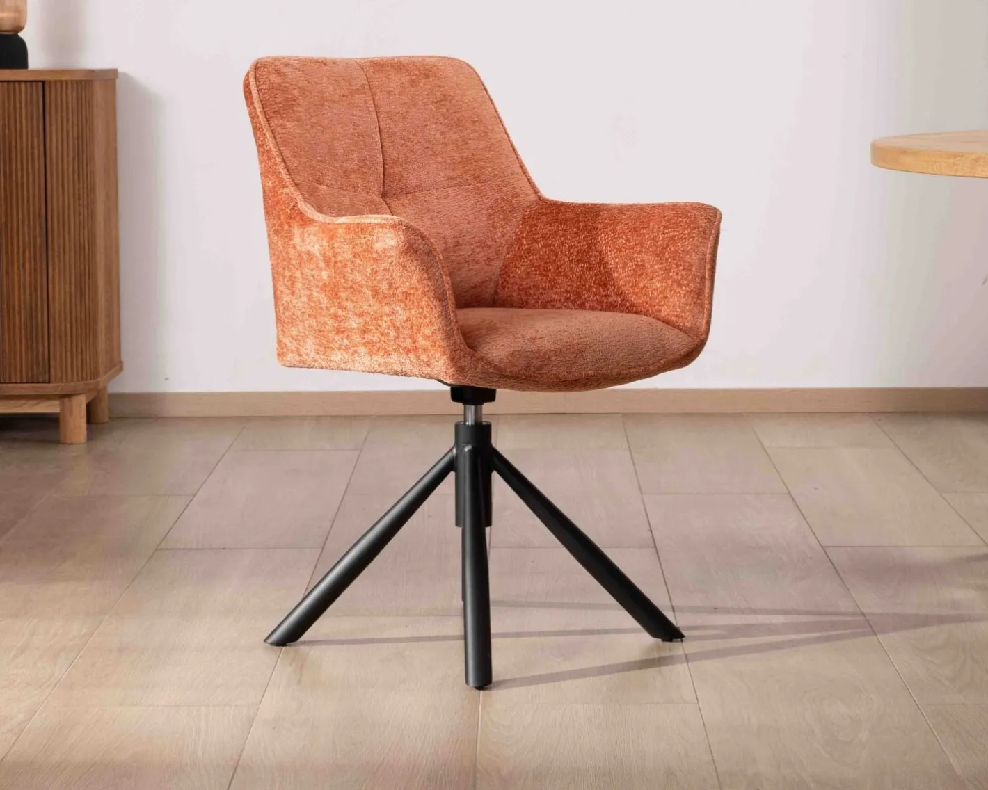 New Lot de 2 chaises en tissu terracotta "Ewing" avec accoudoirs sur pied métal rotatif Chaise