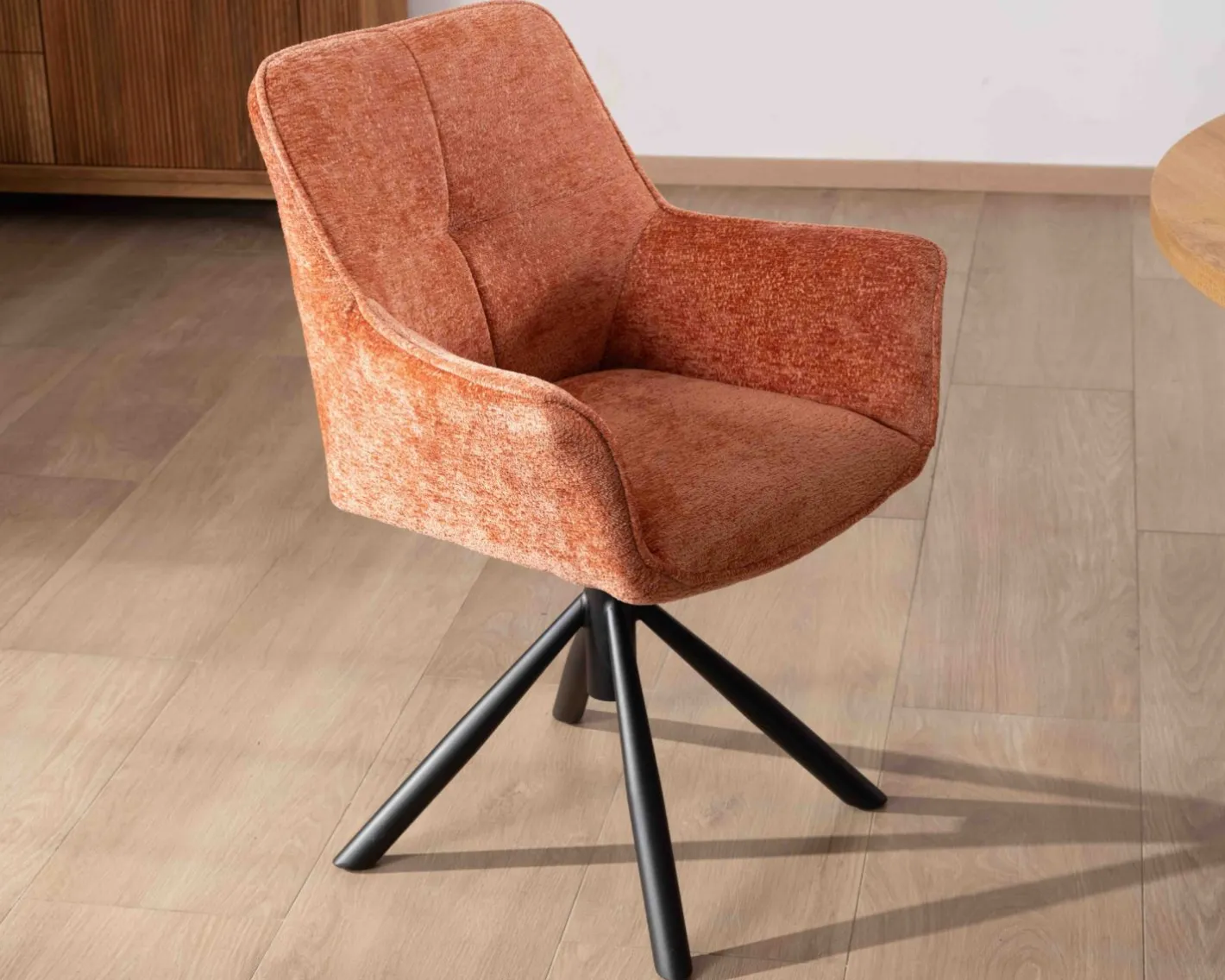 New Lot de 2 chaises en tissu terracotta "Ewing" avec accoudoirs sur pied métal rotatif Chaise