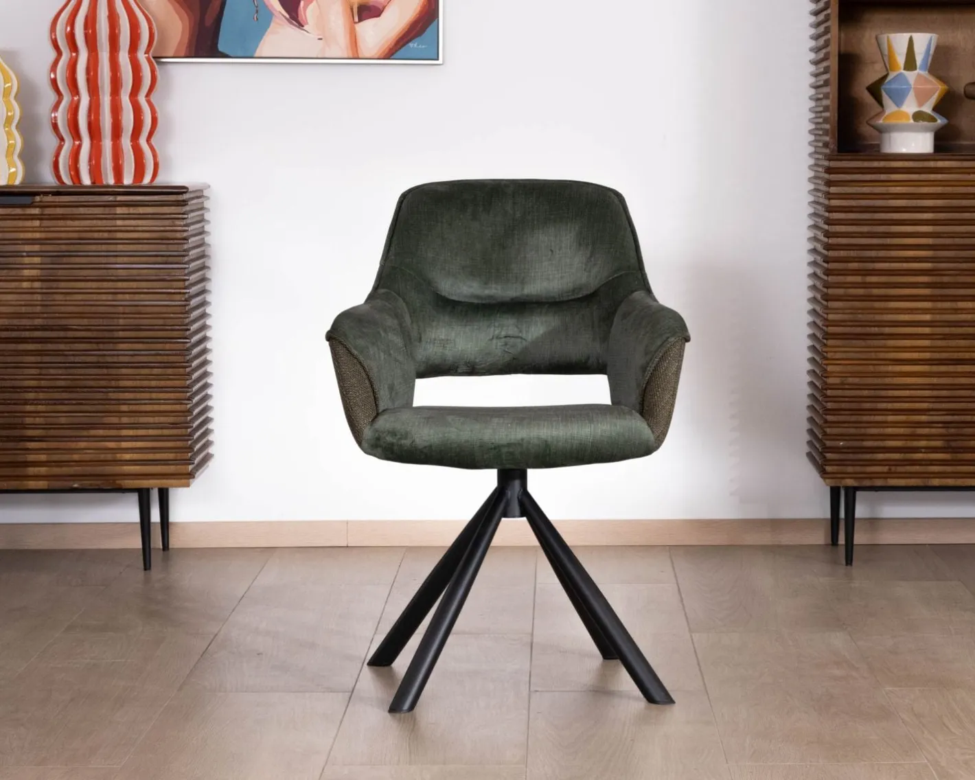 Hot Lot de 2 fauteuils de repas enveloppants en tissu bi texture vert "Chilko" avec pied pivotant en métal noir Chaise