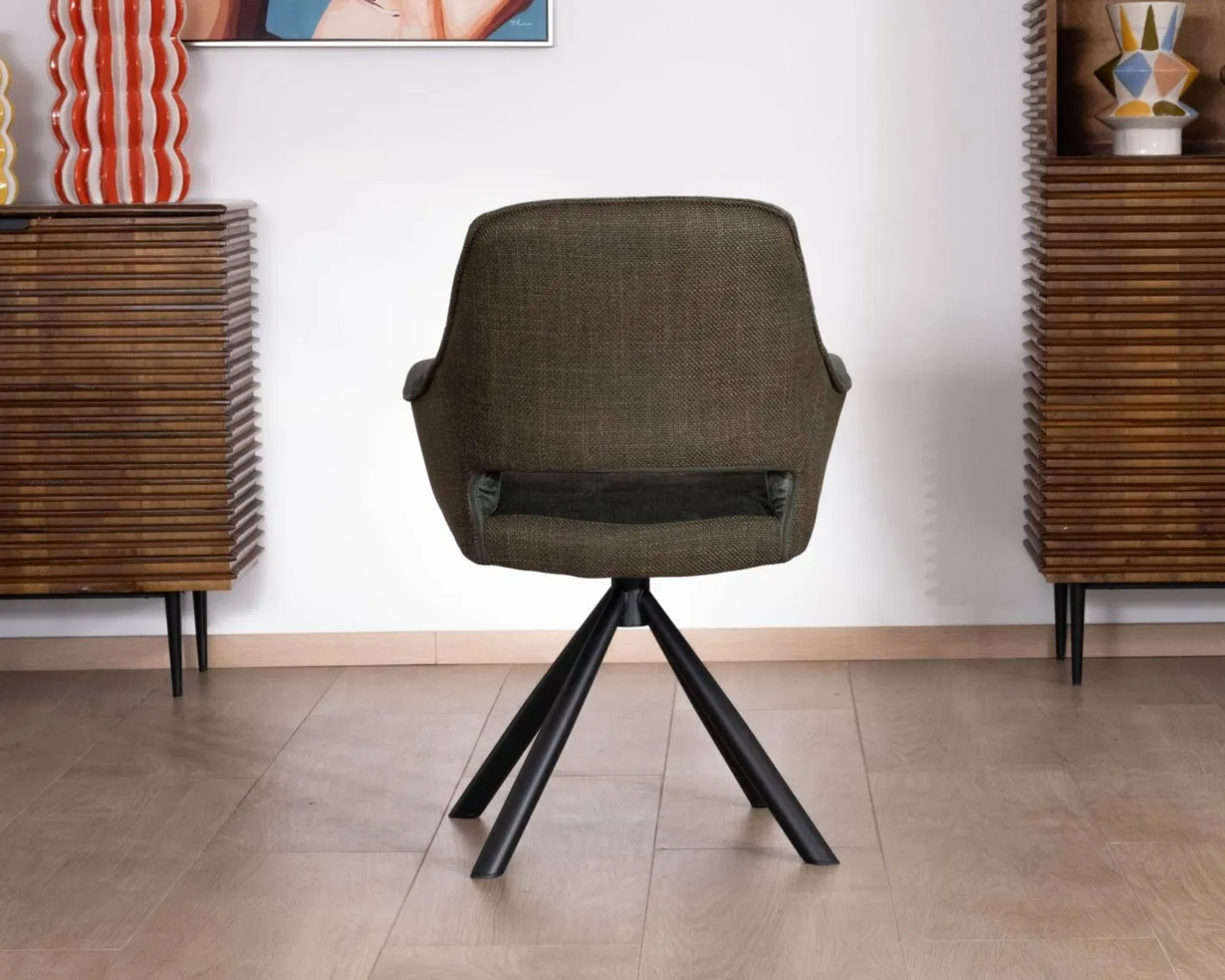 Hot Lot de 2 fauteuils de repas enveloppants en tissu bi texture vert "Chilko" avec pied pivotant en métal noir Chaise