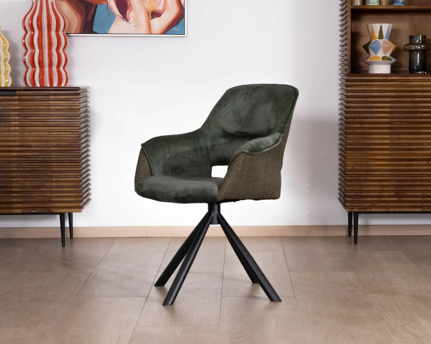 Hot Lot de 2 fauteuils de repas enveloppants en tissu bi texture vert "Chilko" avec pied pivotant en métal noir Chaise