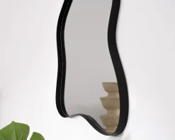 Outlet Lot de 2 miroirs forme naturelle avec encadrement en métal noir 