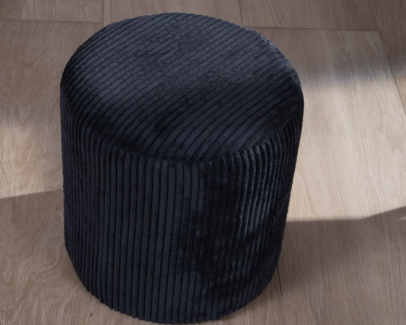 Clearance Lot de 2 poufs noirs en velours côtelé "Snaw" diamètre 35 cm Décoration