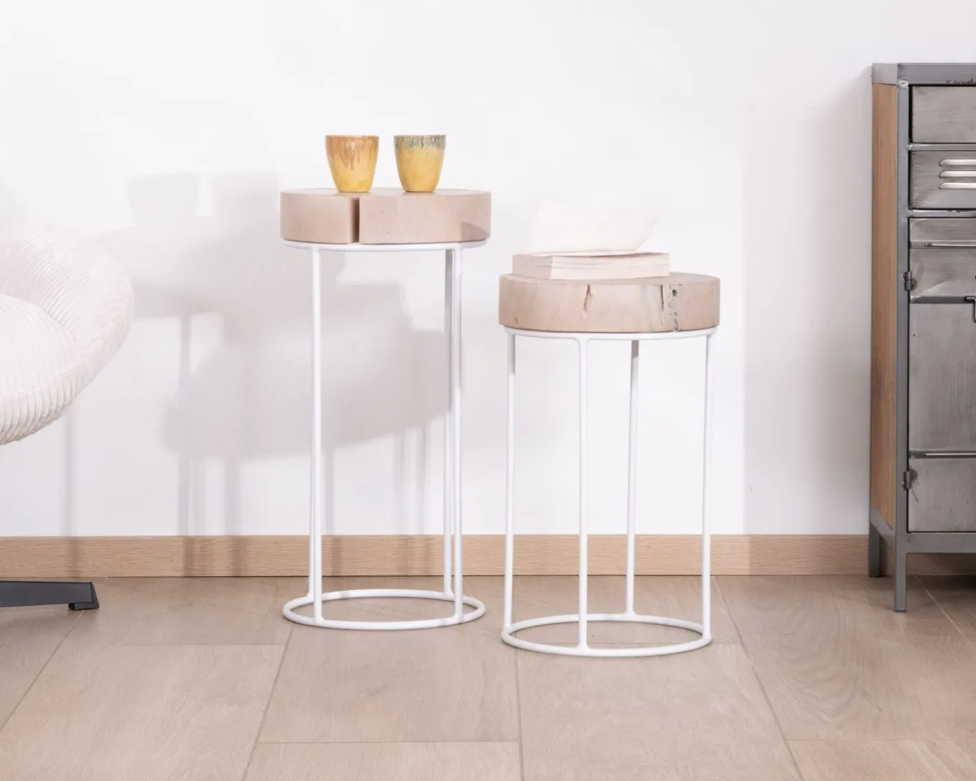 New Lot de 2 tables d'appoint rondes blanchies en bois et métal "Nervure" Table D'Appoint|Sellette