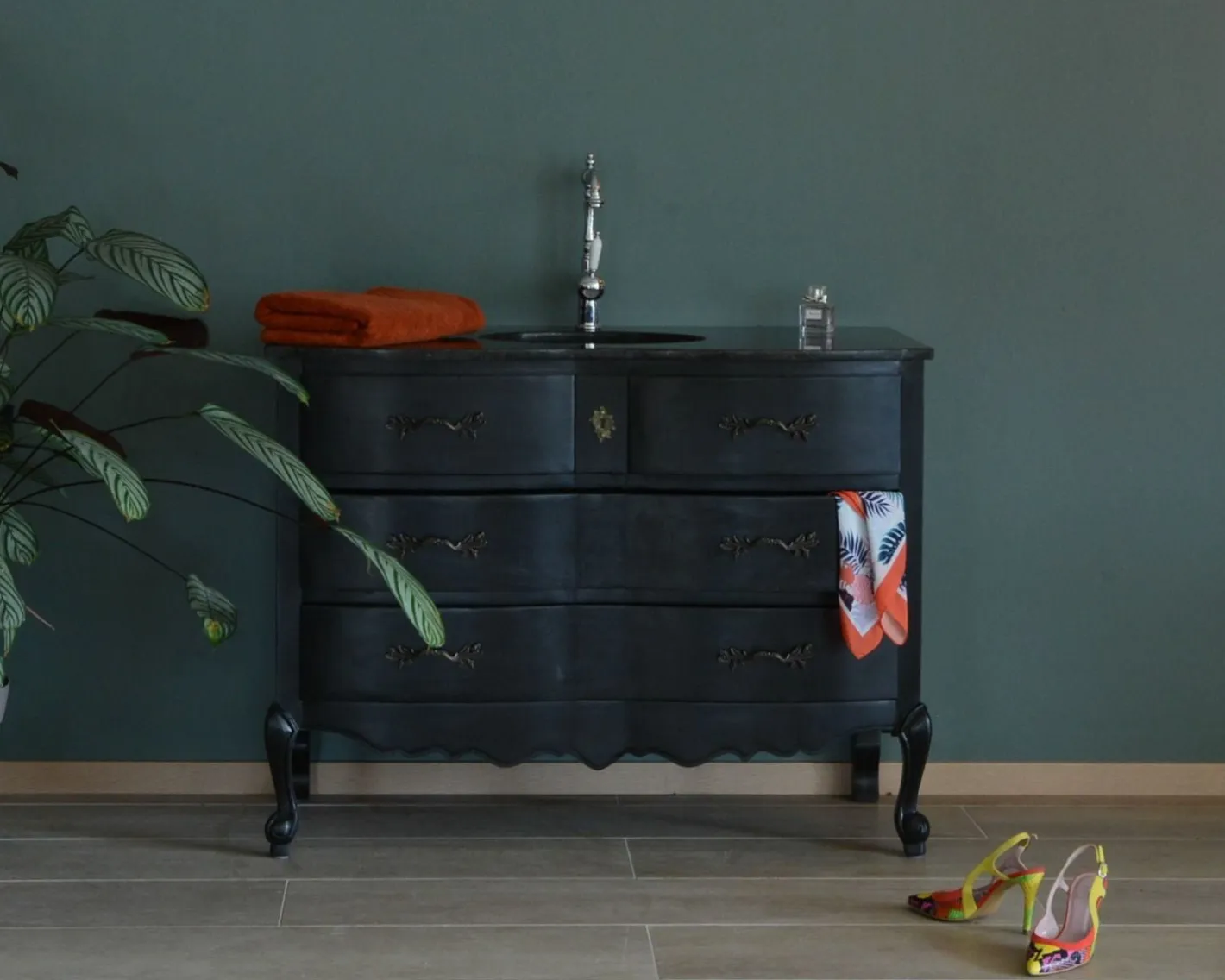 Meuble salle de bain en manguier noir et pierre tiroirs rétro style commode Meuble Sous Vasque