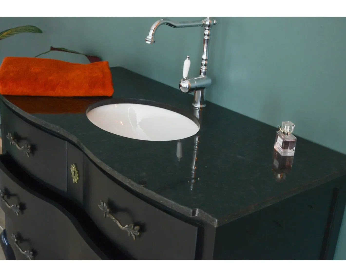 Meuble salle de bain en manguier noir et pierre tiroirs rétro style commode Meuble Sous Vasque