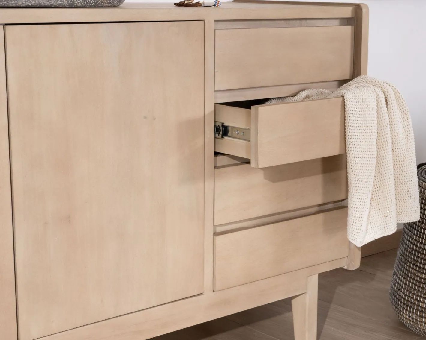 Sale Meuble sous vasque 140 cm en manguier blanchi avec portes et tiroirs "Kahiko" Meuble Sous Vasque