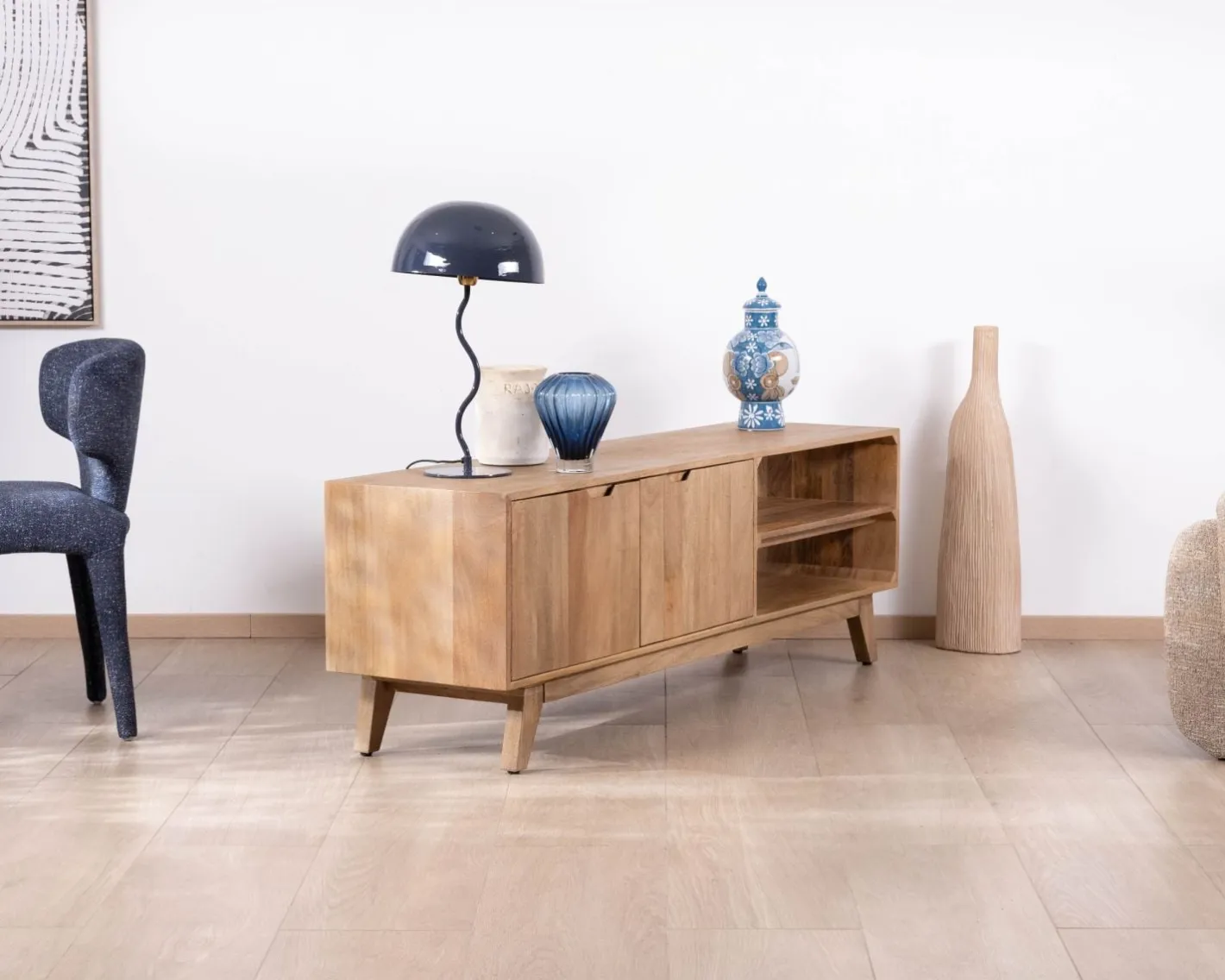 Clearance Meuble TV 170 cm en manguier massif style scandinave "Elyka" avec double porte et niches Meuble Télé