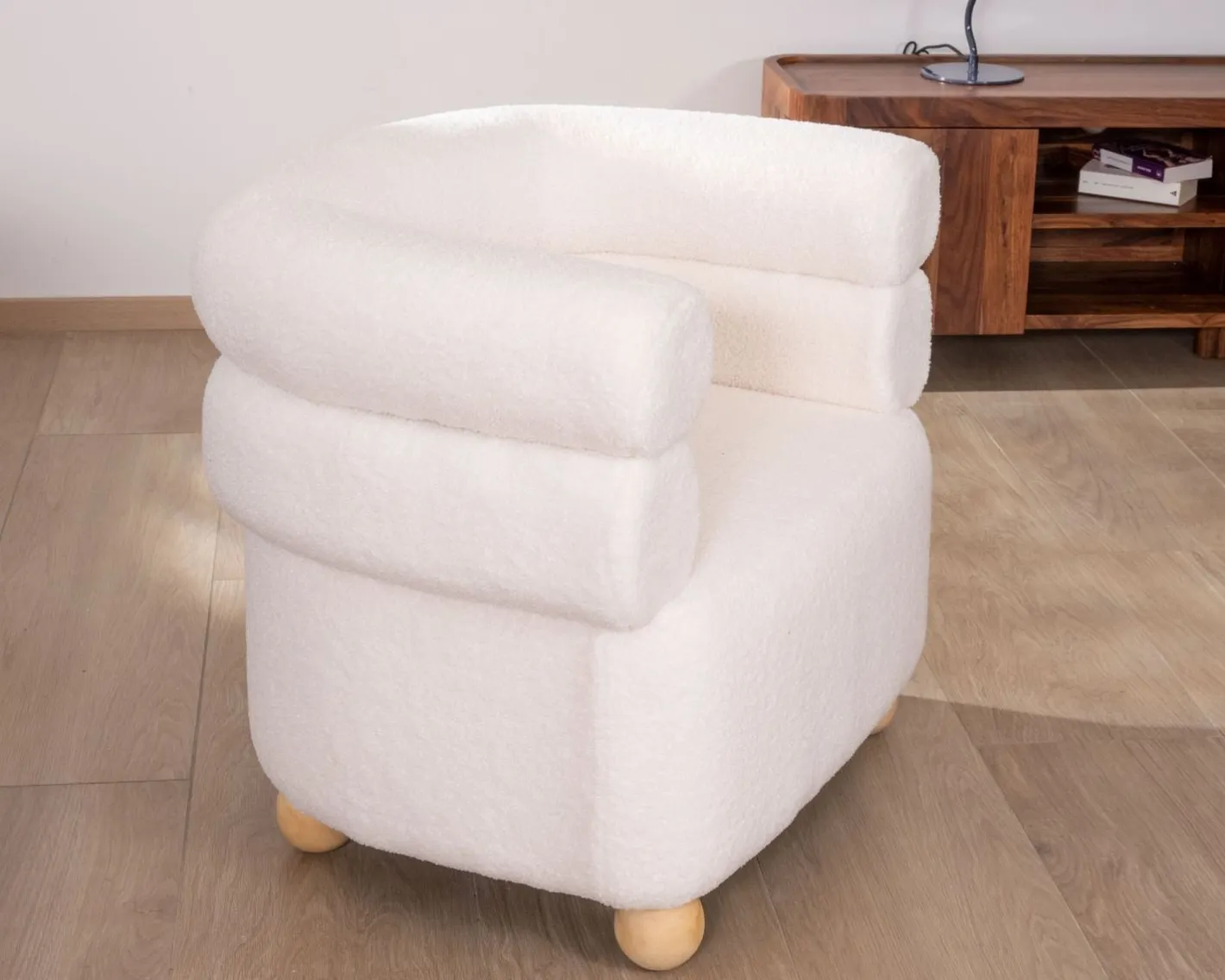 Online Petite chauffeuse en tissu bouclette blanc design 70's "Wala" Fauteuil