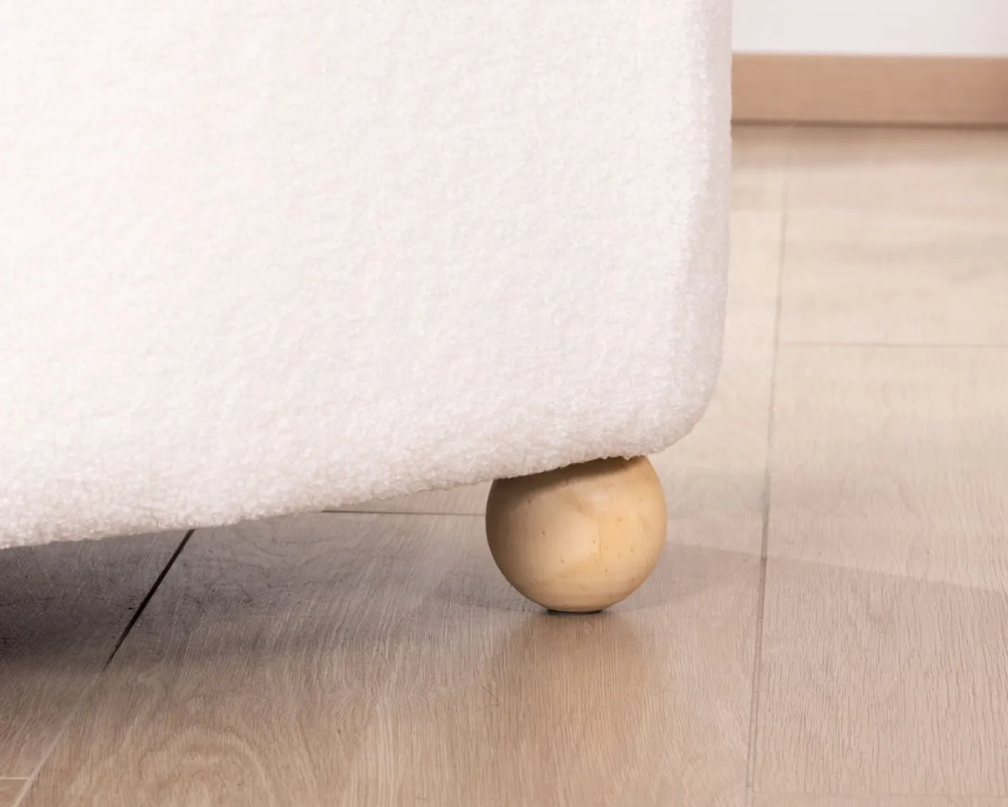 Online Petite chauffeuse en tissu bouclette blanc design 70's "Wala" Fauteuil