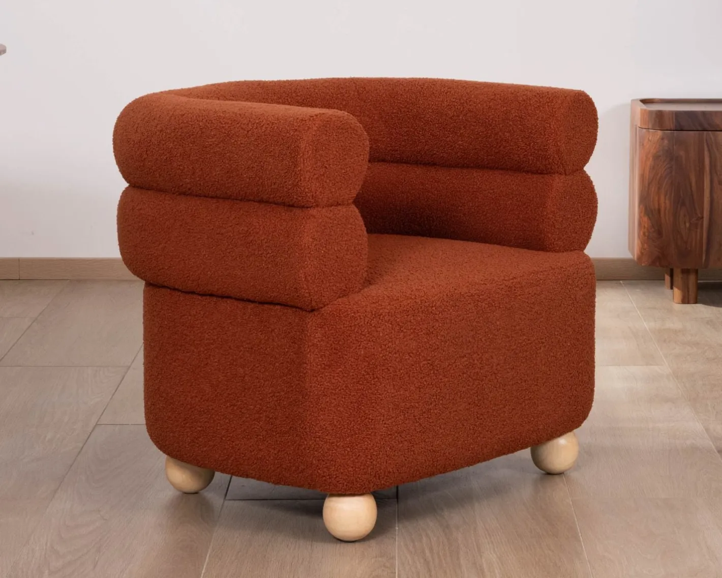 Clearance Petite chauffeuse enveloppante design vintage "Wala" en tissu terracotta Fauteuil