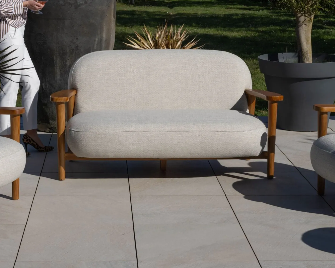 Hot Salon de jardin 3 pièces "Aristochair" en teck tissu d'extérieur blanc cassé Canapé De Jardin|Salon De Jardin