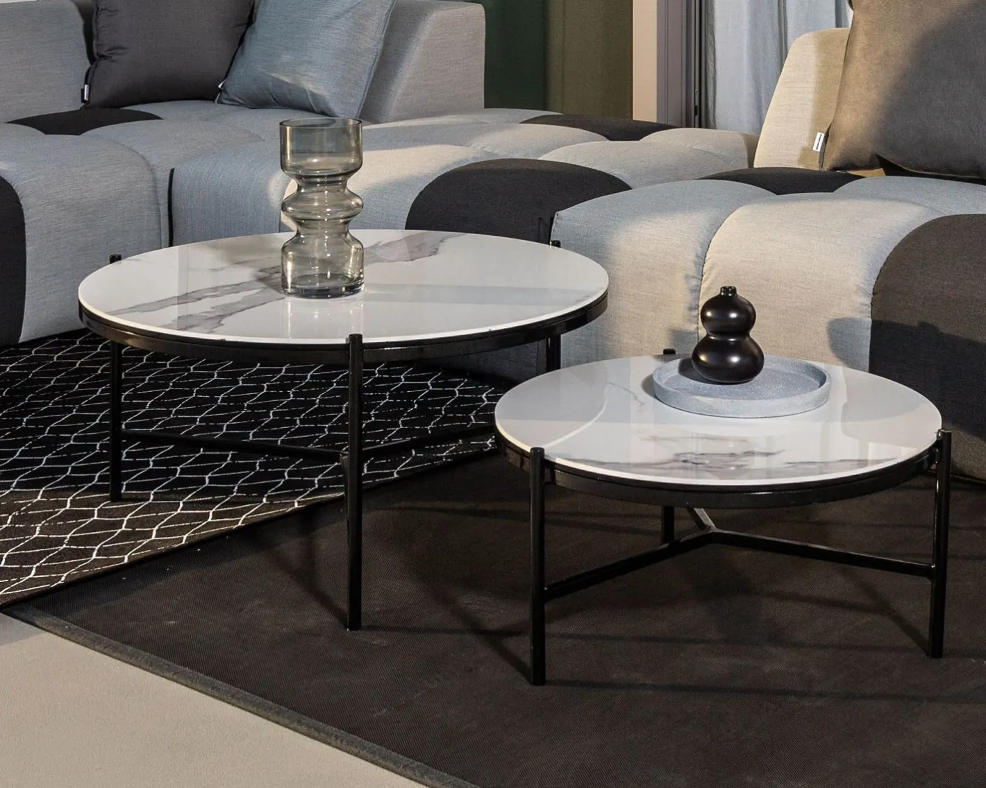 Clearance Table basse blanche et noire, céramique et alu, diam.80 "Lazy Beach" Table Basse Ovale Ou Ronde