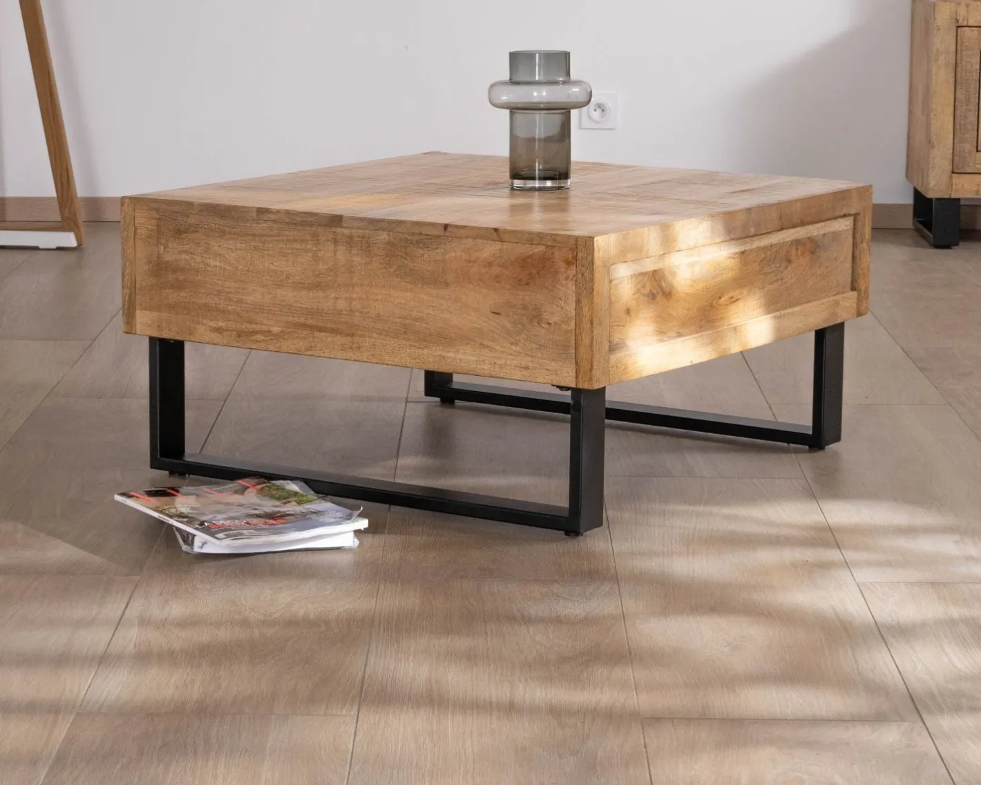 Hot Table basse carrée 80 cm en manguier et pieds métal "Manoha" avec grand tiroir Table Basse Carrée