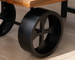 Online Table basse en bois de récupération avec roues en métal 