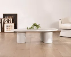 Best Table basse forme organique en micro-ciment teinté crème 