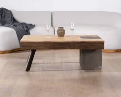 Sale Table basse rectangulaire design en manguier, pieds métal noir antique et ciment 
