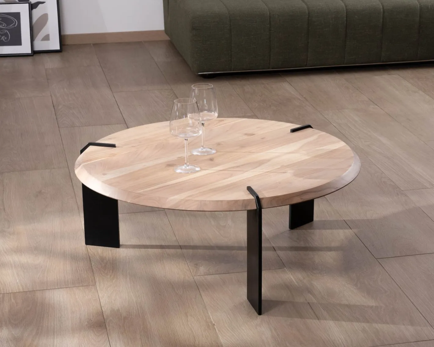 Outlet Table basse ronde design en acacia et 3 pieds métal noir "Shelley" Table D'Appoint|Table Basse Ovale Ou Ronde