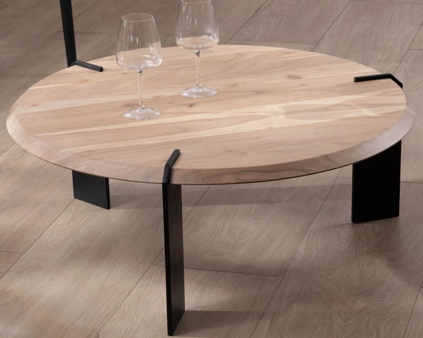 Outlet Table basse ronde design en acacia et 3 pieds métal noir "Shelley" Table D'Appoint|Table Basse Ovale Ou Ronde