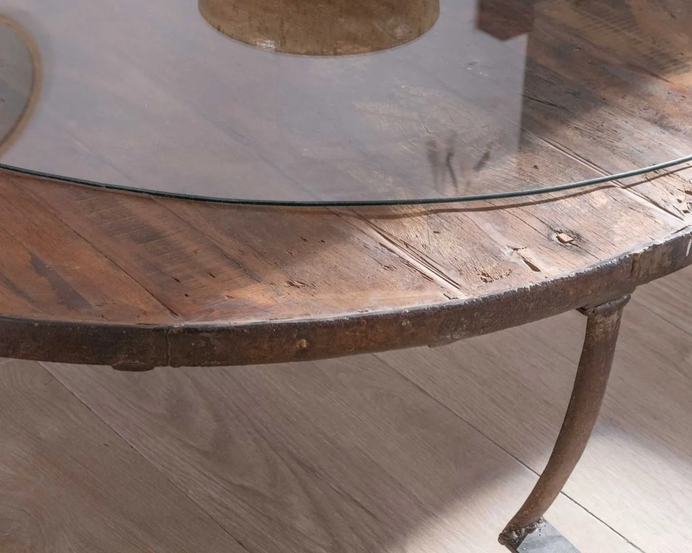 Clearance Table basse ronde en bois recyclé et plateau verre avec pieds métal "Népalaise" Table Basse Ovale Ou Ronde