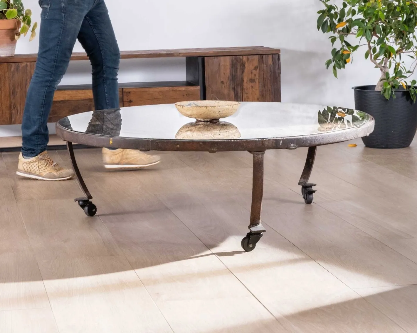 Clearance Table basse ronde en bois recyclé et plateau verre avec pieds métal "Népalaise" Table Basse Ovale Ou Ronde
