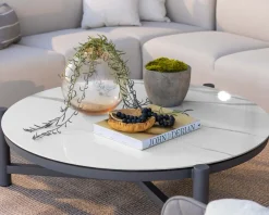Clearance Table basse ronde en céramique et aluminium, diam. 126 "Sokha Beach" Table Basse Ovale Ou Ronde