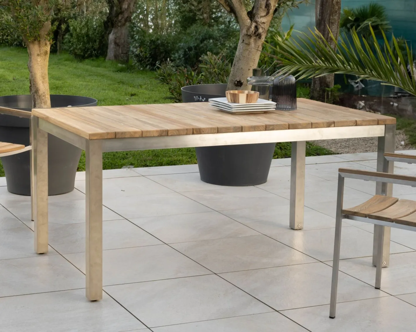 Table de jardin extensible 160 à 220 cm design contemporain "Melta" en teck et acier inoxydable Table À Manger Carrée