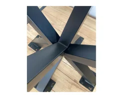 Outlet Table de repas carrée 140 cm en acacia et pieds mikado métal