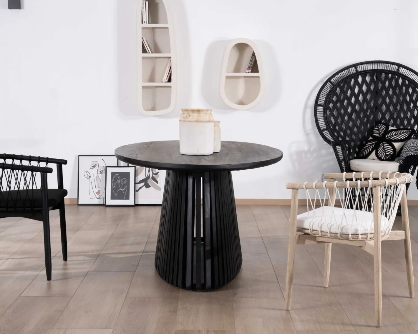 Clearance Table de repas ovale 210 cm en teck noir pied central ajouré "Dutipi" Table À Manger Ronde Ou Ovale
