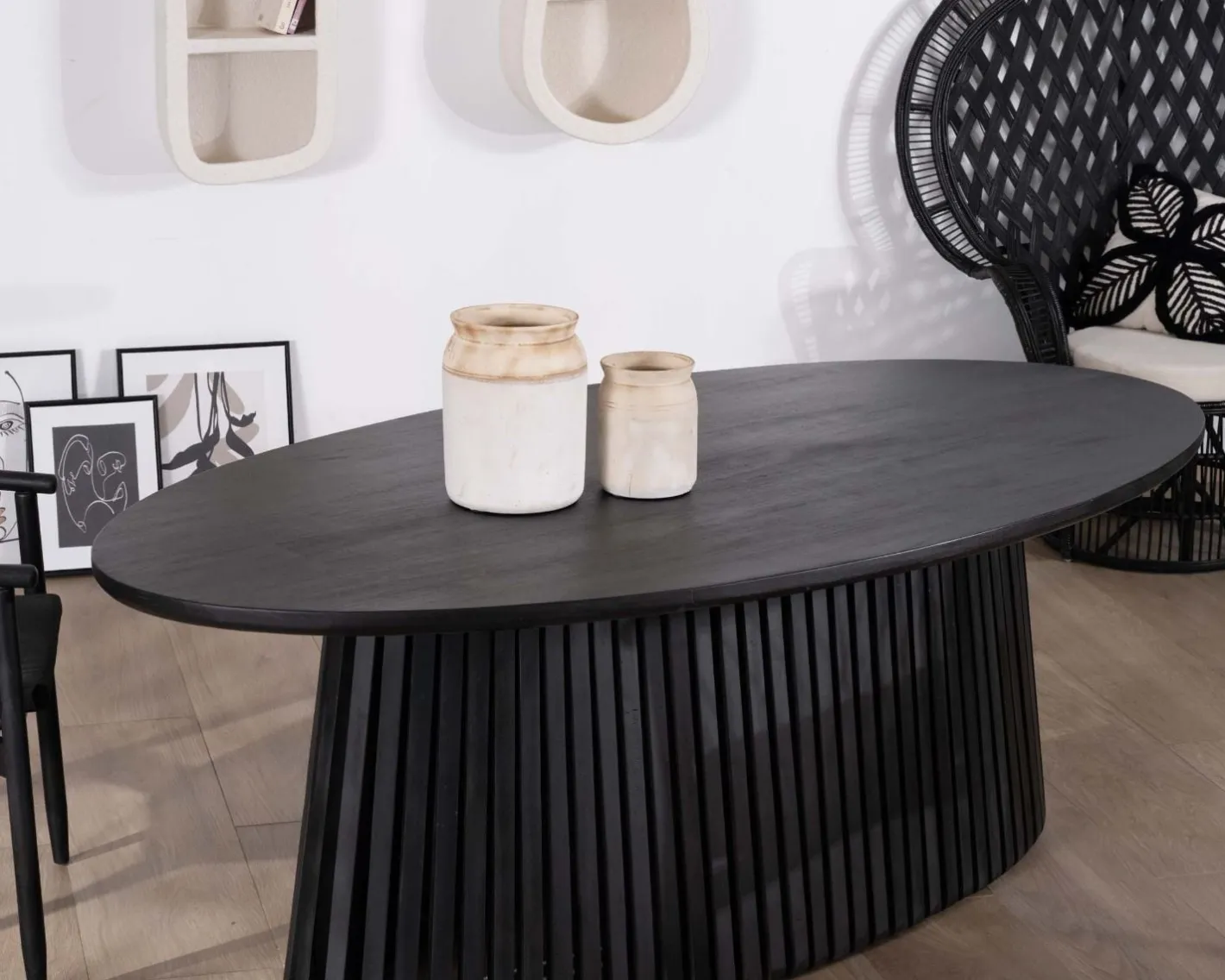 Clearance Table de repas ovale 210 cm en teck noir pied central ajouré "Dutipi" Table À Manger Ronde Ou Ovale
