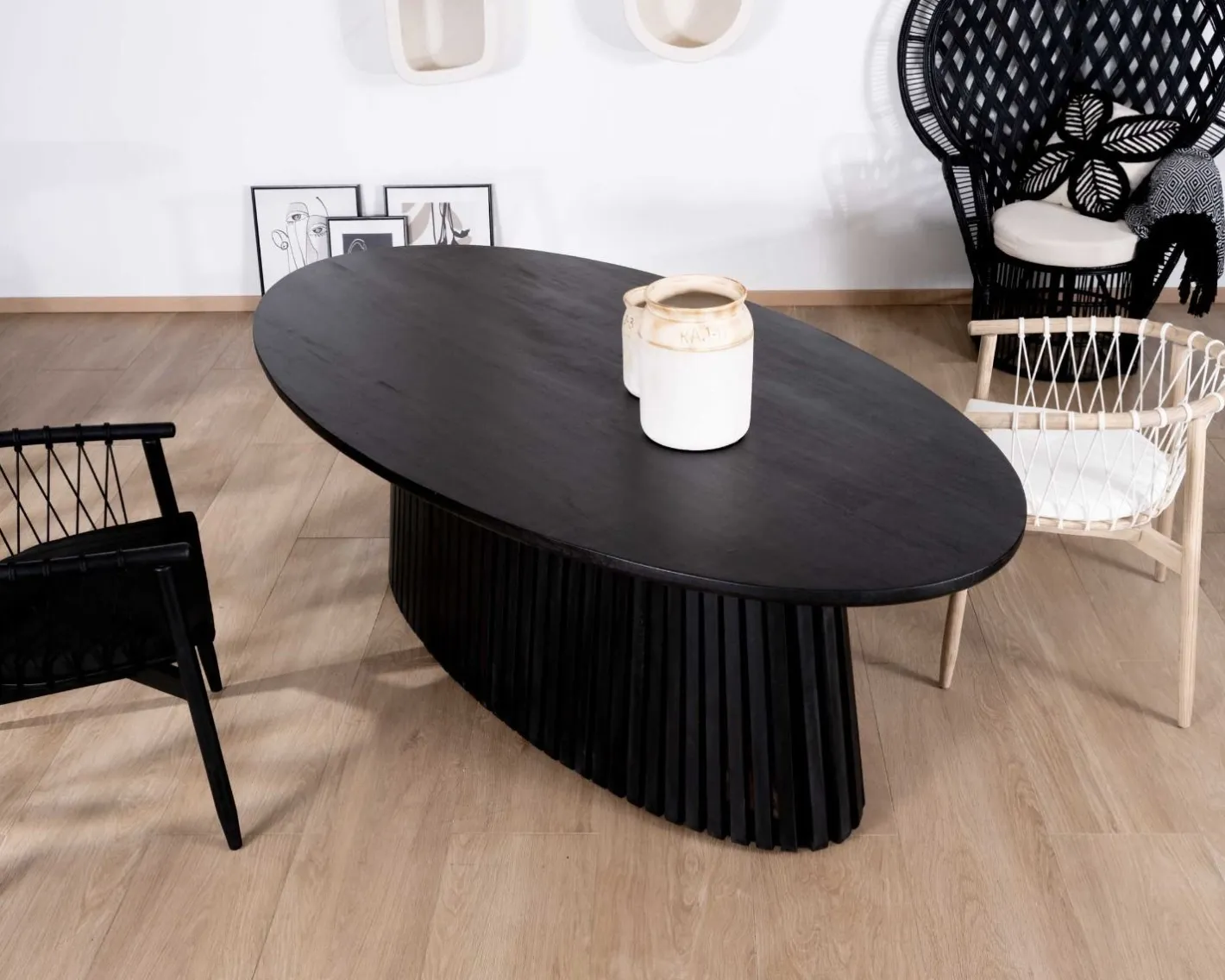 Clearance Table de repas ovale 210 cm en teck noir pied central ajouré "Dutipi" Table À Manger Ronde Ou Ovale