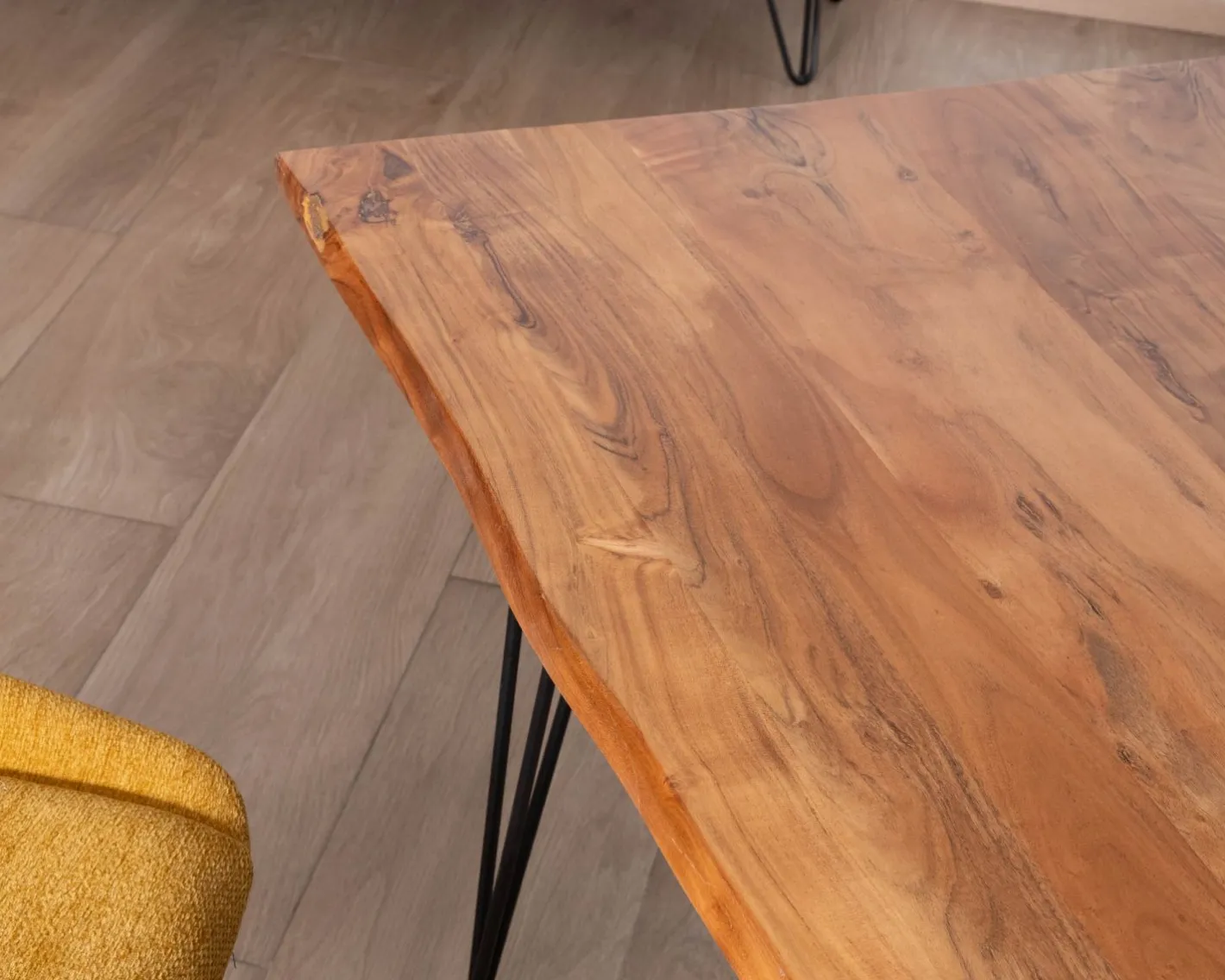 Sale Table de repas épurée et design en acacia et pieds métal "Wendy" 180 cm Table À Manger Rectangulaire
