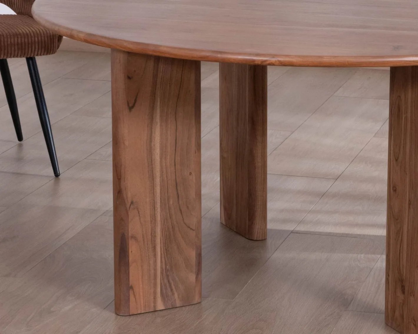 Outlet Table de repas ronde style japandi "Yona" 150 cm Table À Manger Ronde Ou Ovale