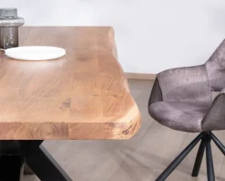 Sale Table à manger haut de gamme plateau bois épais pieds métal 