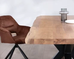 Sale Table à manger haut de gamme plateau bois épais pieds métal 