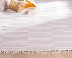 New Tapis rayé bleu clair et crème