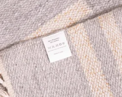 New Tapis rayé bleu clair et crème